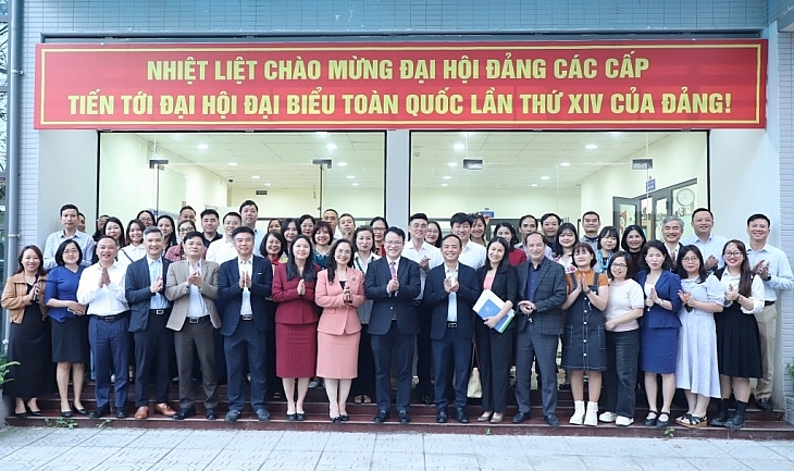 tap chi kinh te tai chinh khang dinh hieu qua mo hinh hop nhat